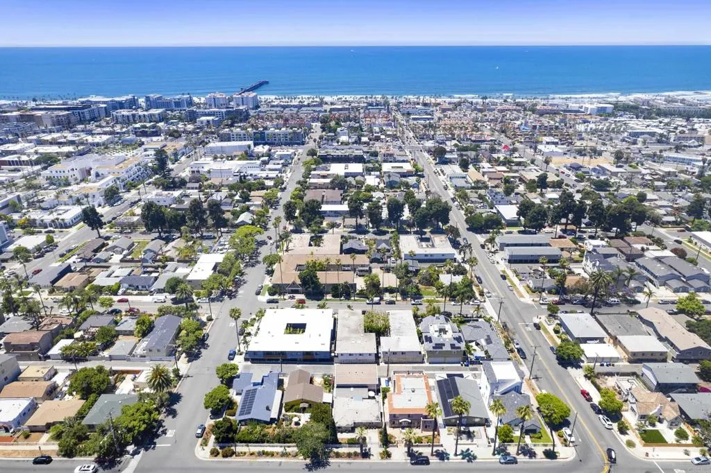 https://cdn.realtyfeed.com/cdn/127/306563392/b3936f231c9cb9b6bb423e1adc0ef914.webp