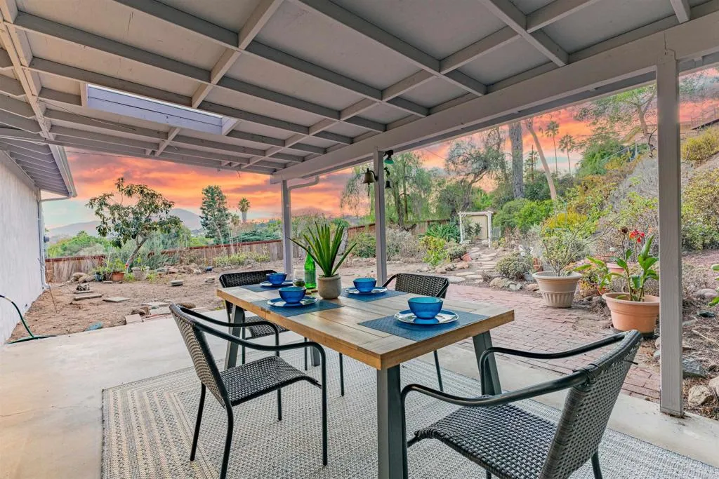 https://cdn.realtyfeed.com/cdn/127/306563404/4c2bd39ad99dc50f2f63dccdde9d3cf2.webp