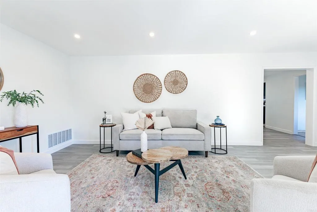 https://cdn.realtyfeed.com/cdn/127/306563404/e4ea3459b139e64d1f19c489abf3586f.webp