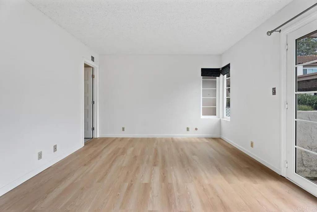 https://cdn.realtyfeed.com/cdn/127/306563410/6c9a2ec2d2d2175399ac075a066073c9.webp