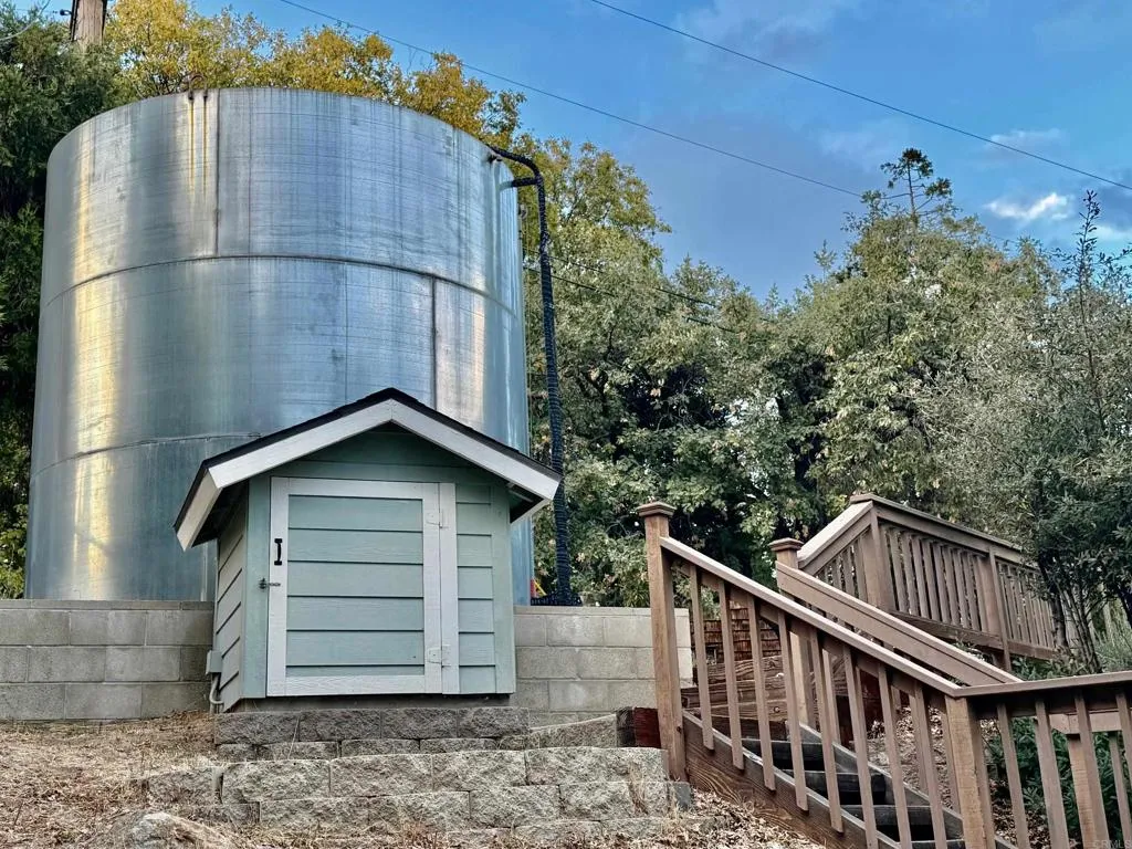 https://cdn.realtyfeed.com/cdn/127/306563520/55bc4a24edb2200a87af998953a430b6.webp