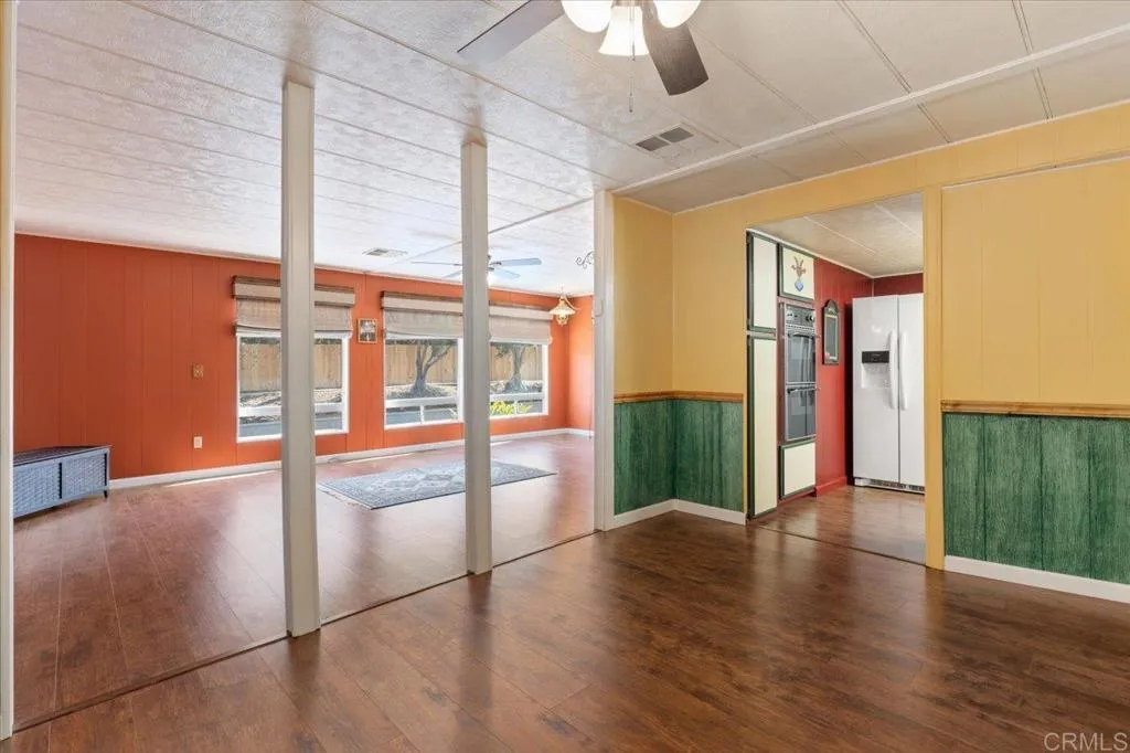 https://cdn.realtyfeed.com/cdn/127/306563547/85ef1d0b012dc15993f47e94de1aeaab.webp