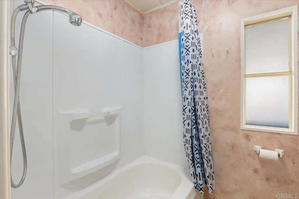 https://cdn.realtyfeed.com/cdn/127/306563547/a10892f626a6b79bd5f59cd0ff77cfea.webp