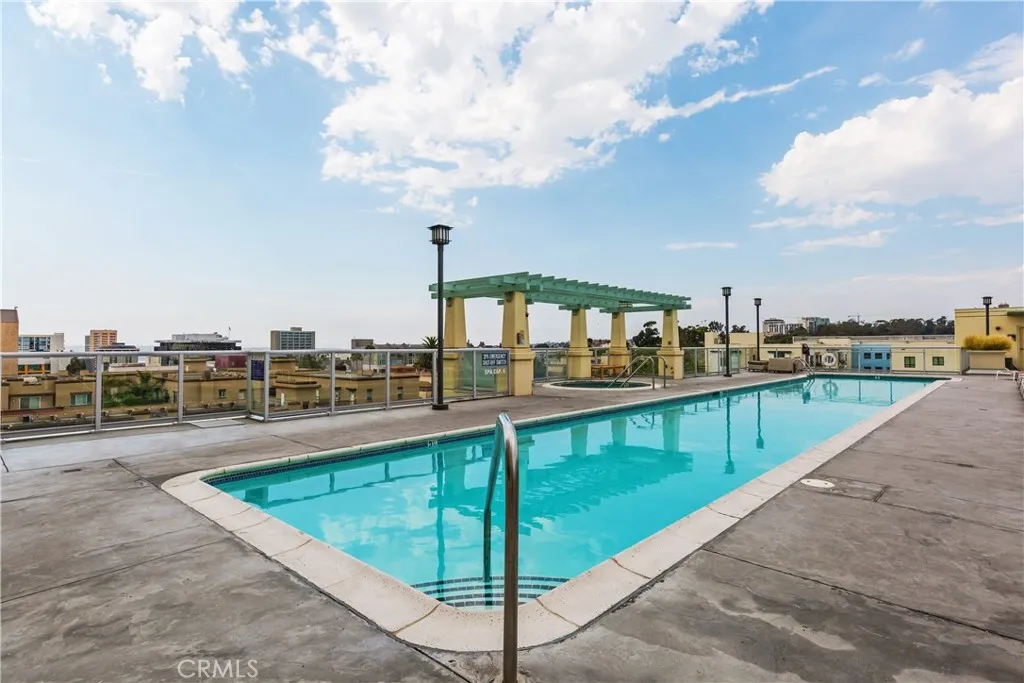 https://cdn.realtyfeed.com/cdn/127/306563577/09cb862a98453d089eab2c51667f1113.webp