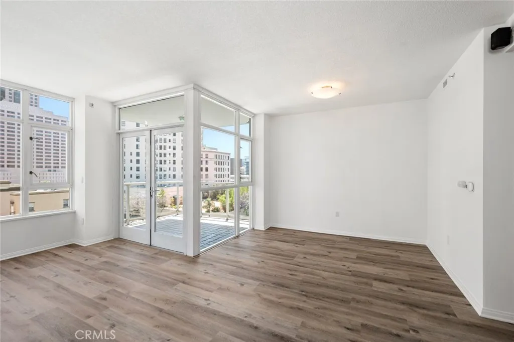 https://cdn.realtyfeed.com/cdn/127/306563577/25452d4545aebbecf746412f3c77aaf4.webp