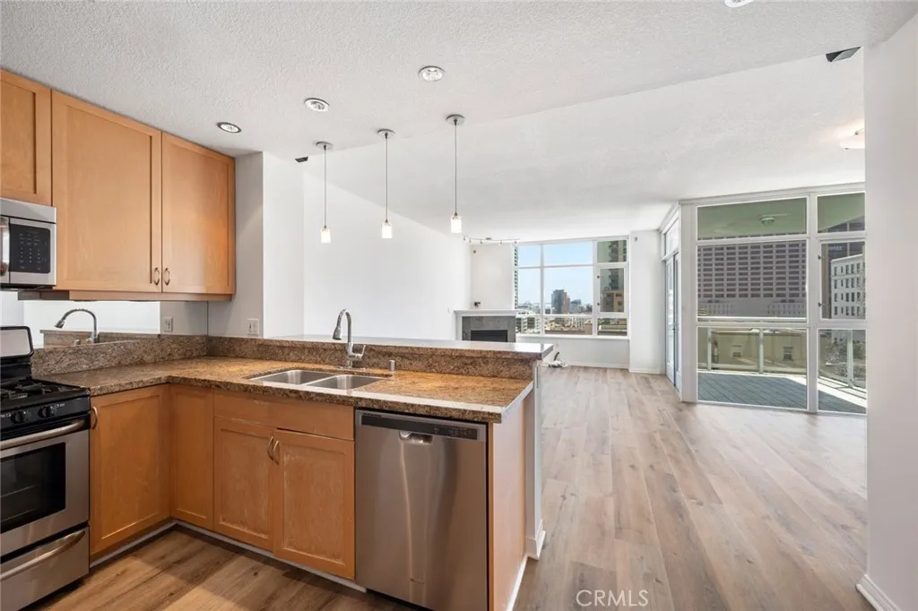 Photo #3: ND25231730 Listing 