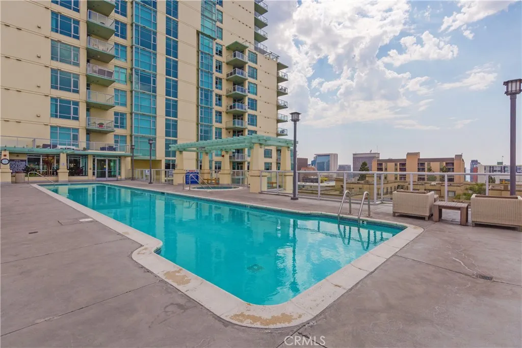 https://cdn.realtyfeed.com/cdn/127/306563577/7fd0b5cbc3861d6d95392ffc6fcbd729.webp