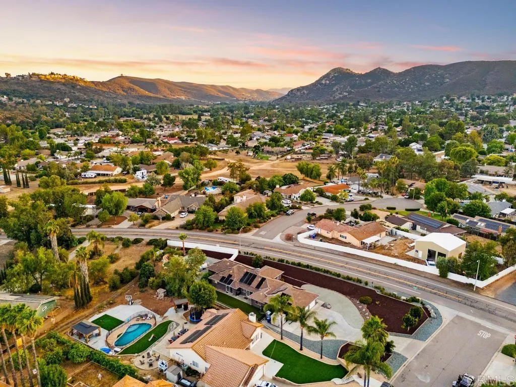 https://cdn.realtyfeed.com/cdn/127/306563582/2b9dadc3c9ce106bce1f4a8b66f92b26.webp