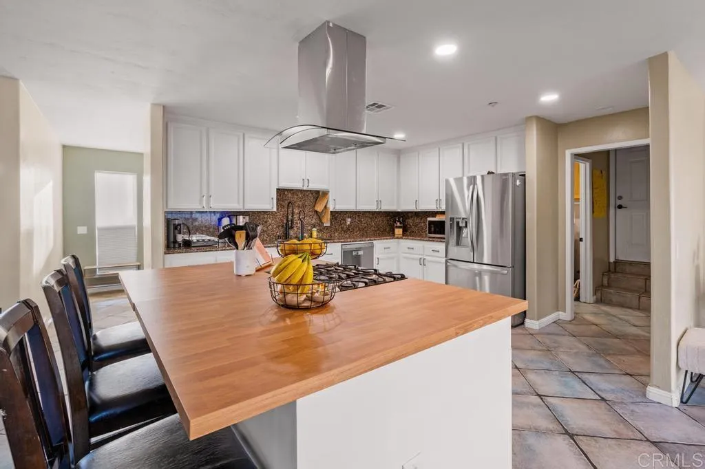 https://cdn.realtyfeed.com/cdn/127/306563582/7800859a5aab9bd11a7c74e5ee87aa44.webp