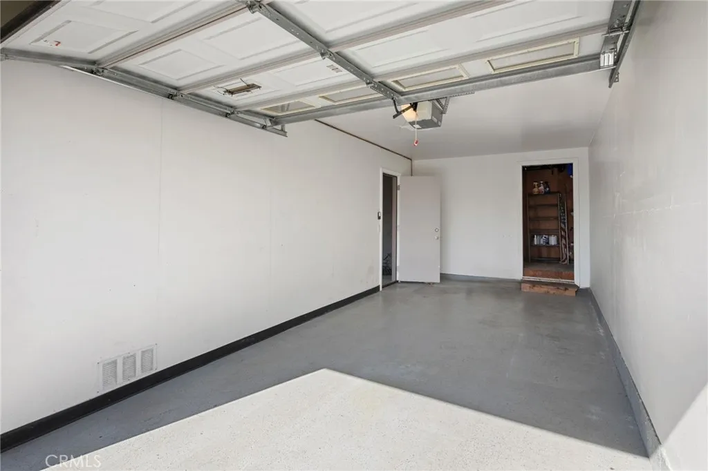 https://cdn.realtyfeed.com/cdn/127/306563590/4a0cd6172e63d34bf58be90ab9c7fd0a.webp