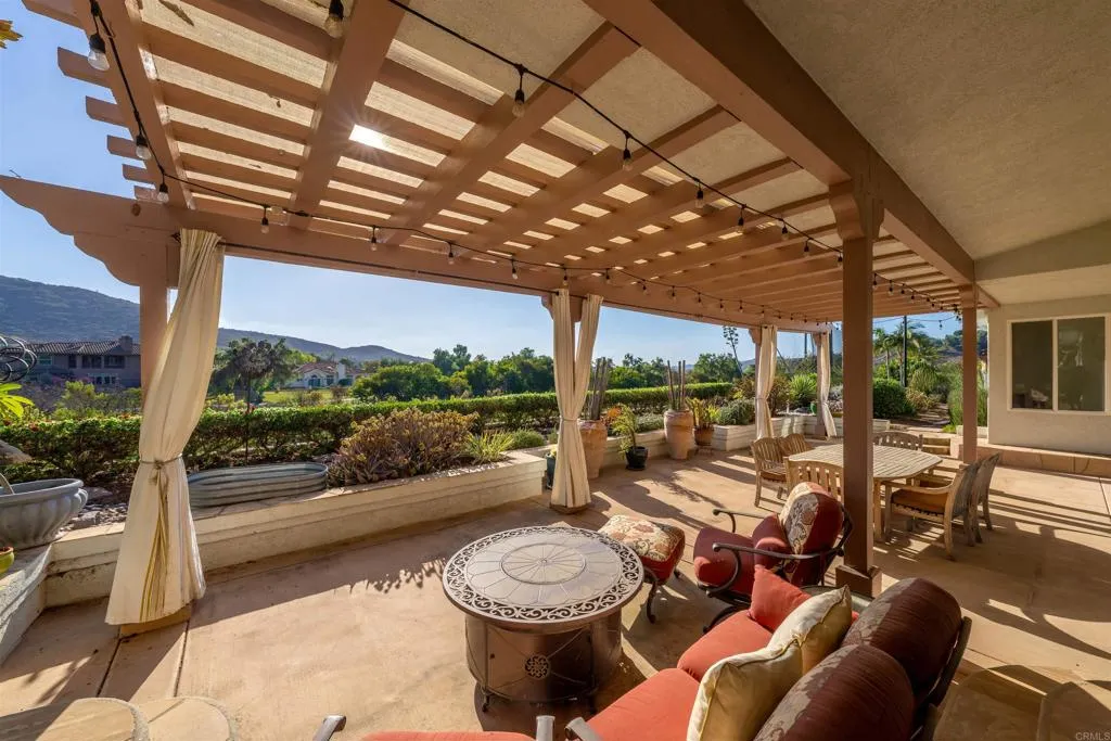 https://cdn.realtyfeed.com/cdn/127/306563641/30dfe2540cf8e30bb5293d73ee4187cf.webp