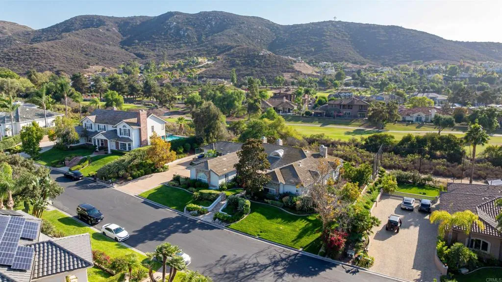 https://cdn.realtyfeed.com/cdn/127/306563641/6d7a8fc7c8a6e6062108dd72aa45b4eb.webp