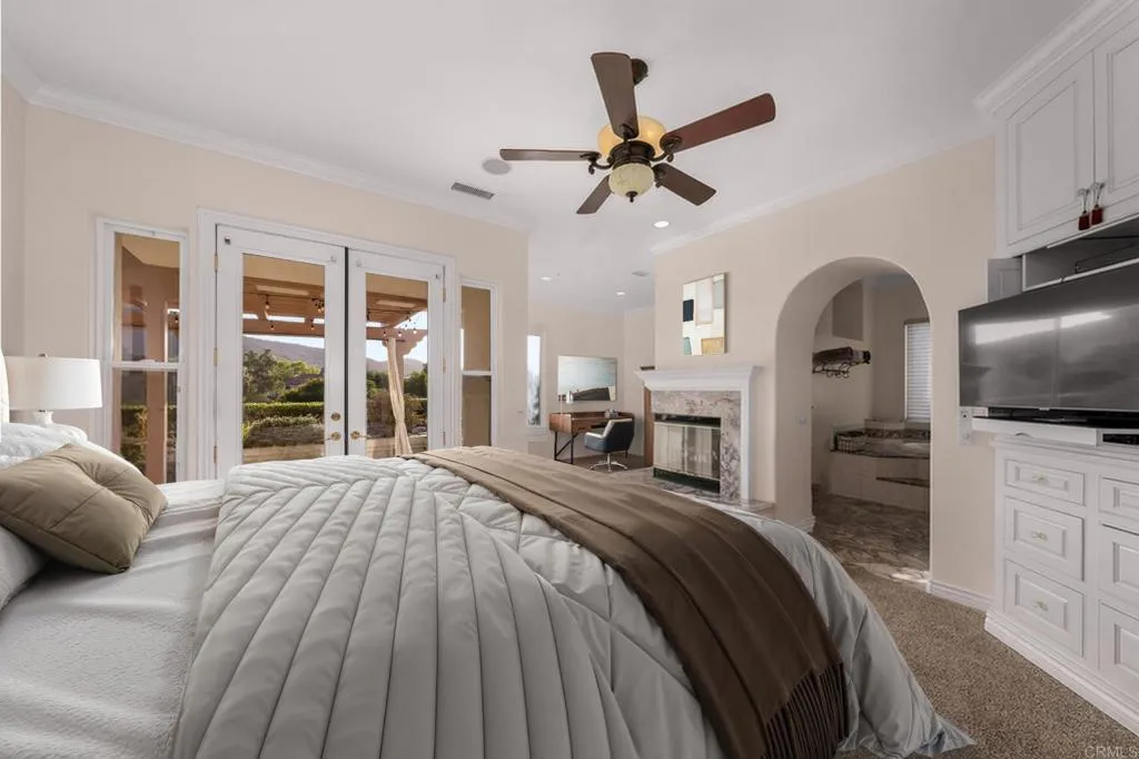 https://cdn.realtyfeed.com/cdn/127/306563641/c3d33824ba204034e3658cc74c2438e8.webp