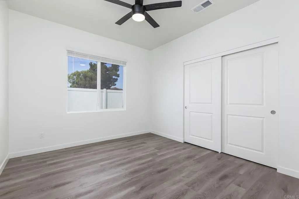 https://cdn.realtyfeed.com/cdn/127/306563662/043bce2cf18b1b2a2e855634682ec44f.webp