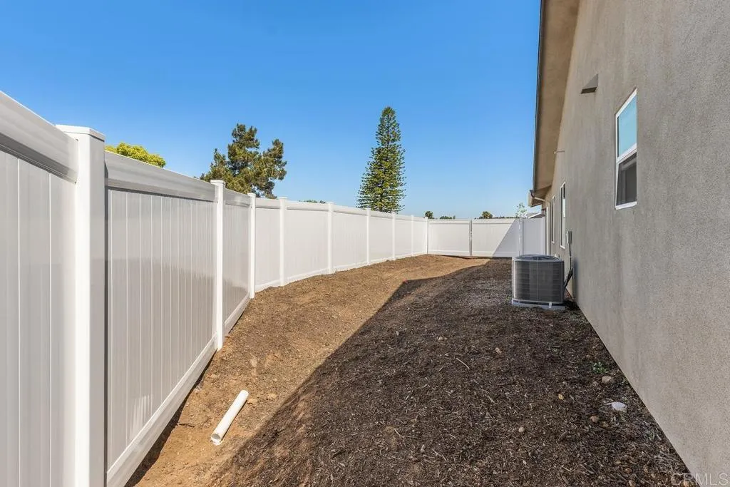 https://cdn.realtyfeed.com/cdn/127/306563662/27715cef3f2741df4a9f7739e9f7c103.webp