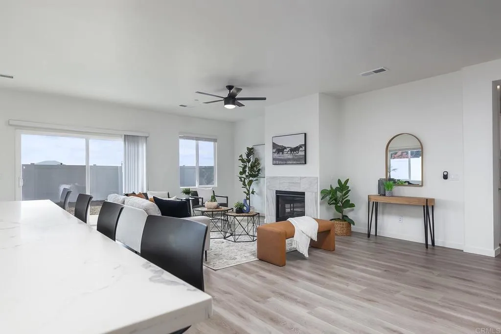 https://cdn.realtyfeed.com/cdn/127/306563662/d4fad10618956332051a0afd921b68d2.webp