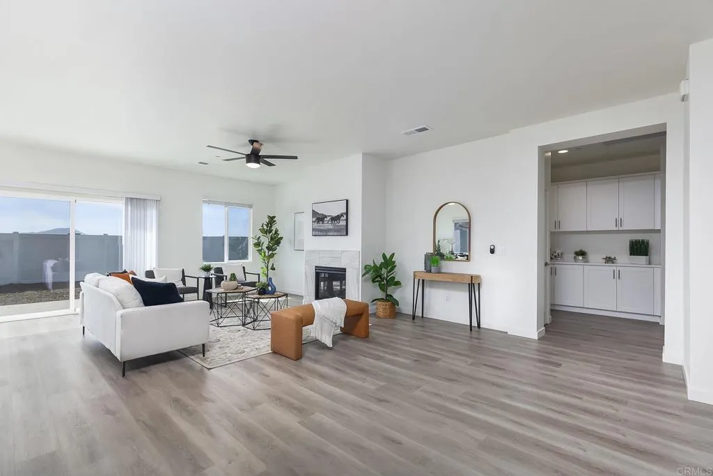 https://cdn.realtyfeed.com/cdn/127/306563662/e6a0db25c35c738a5602734369721eec.webp