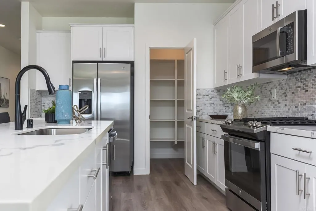 https://cdn.realtyfeed.com/cdn/127/306563662/ee4c59ffb42da871ed52c5b1fdec5a18.webp