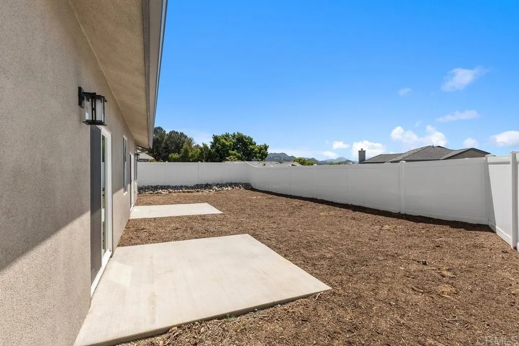 https://cdn.realtyfeed.com/cdn/127/306563662/eeadef7c7d2ca39e310b19e6518254ab.webp