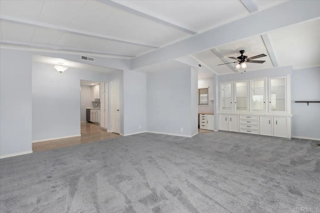 https://cdn.realtyfeed.com/cdn/127/306563703/3a5ac8d9858ff4d6bdf7d434d5b143ed.webp