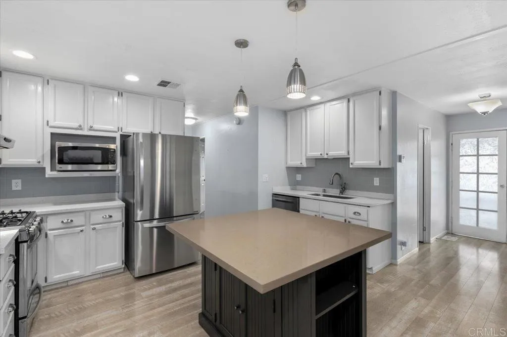 https://cdn.realtyfeed.com/cdn/127/306563703/693a16be5e61b0b689986f1530aa0d26.webp