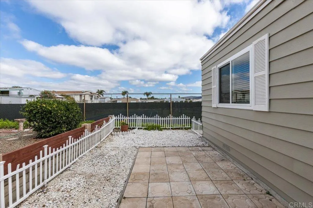 https://cdn.realtyfeed.com/cdn/127/306563703/ae92c733b03e6ca22d7e0bfdbf7ef444.webp