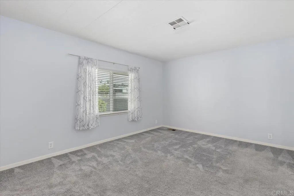 https://cdn.realtyfeed.com/cdn/127/306563703/bf1306c8ef3dd06d312cf916ad24c2db.webp