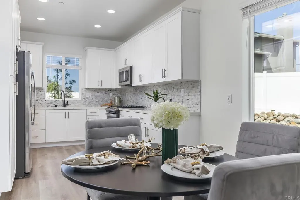 https://cdn.realtyfeed.com/cdn/127/306563711/38331cc67ddb68fb749f6a76c3e19d1c.webp
