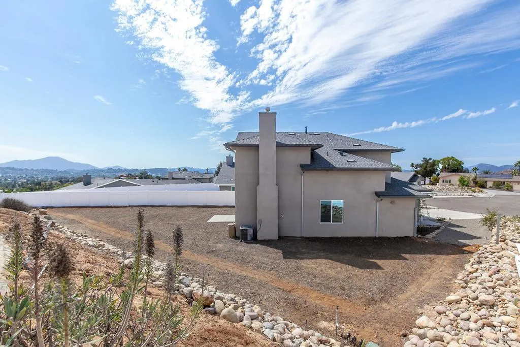 https://cdn.realtyfeed.com/cdn/127/306563711/806506f77d7b9f139f4e42c93f5e8b3e.webp