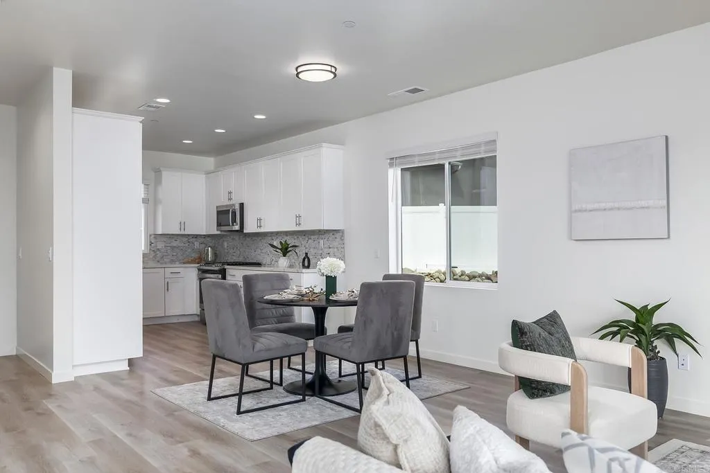 https://cdn.realtyfeed.com/cdn/127/306563711/ea387d8116c0b10b3a168fc6c82788ea.webp