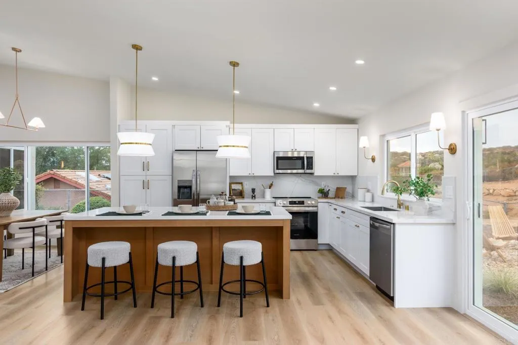 https://cdn.realtyfeed.com/cdn/127/306563712/284dad93df0d27b132d81f196d066b13.webp