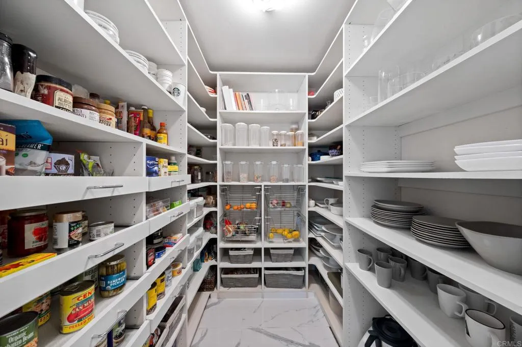 https://cdn.realtyfeed.com/cdn/127/306563725/1366f900b0b696375bfe0029839b8231.webp