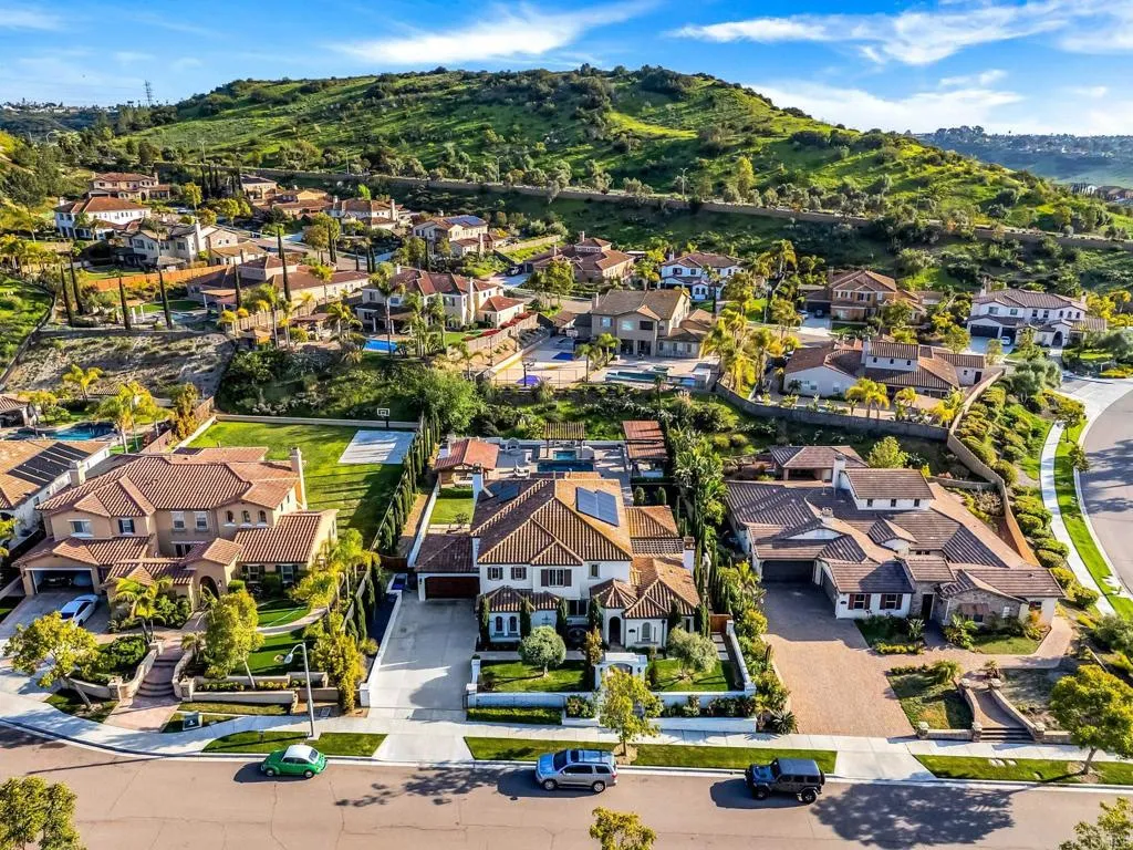 https://cdn.realtyfeed.com/cdn/127/306563725/641059e92b37031169aaf5c3b224961c.webp