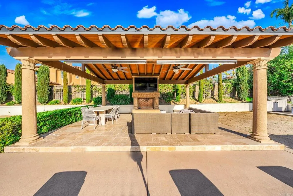 https://cdn.realtyfeed.com/cdn/127/306563725/c2a9a47077180c0f8499e9850a6ef083.webp