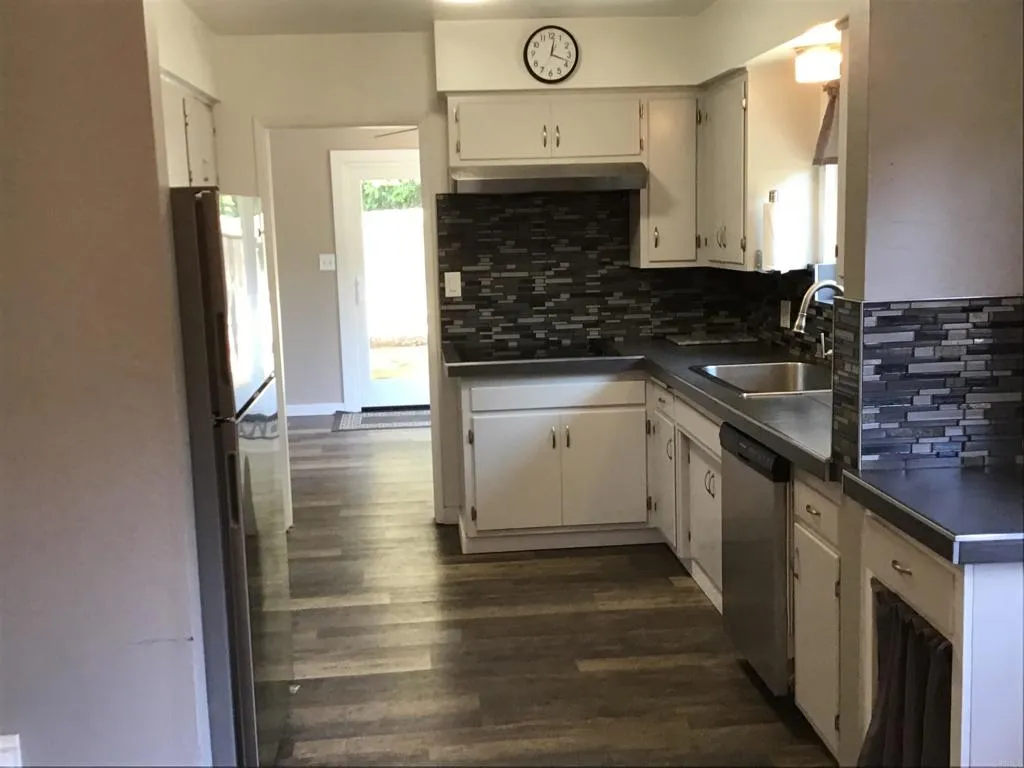 https://cdn.realtyfeed.com/cdn/127/306563739/4c0e14f52a36c714385140da7cb1a52d.webp