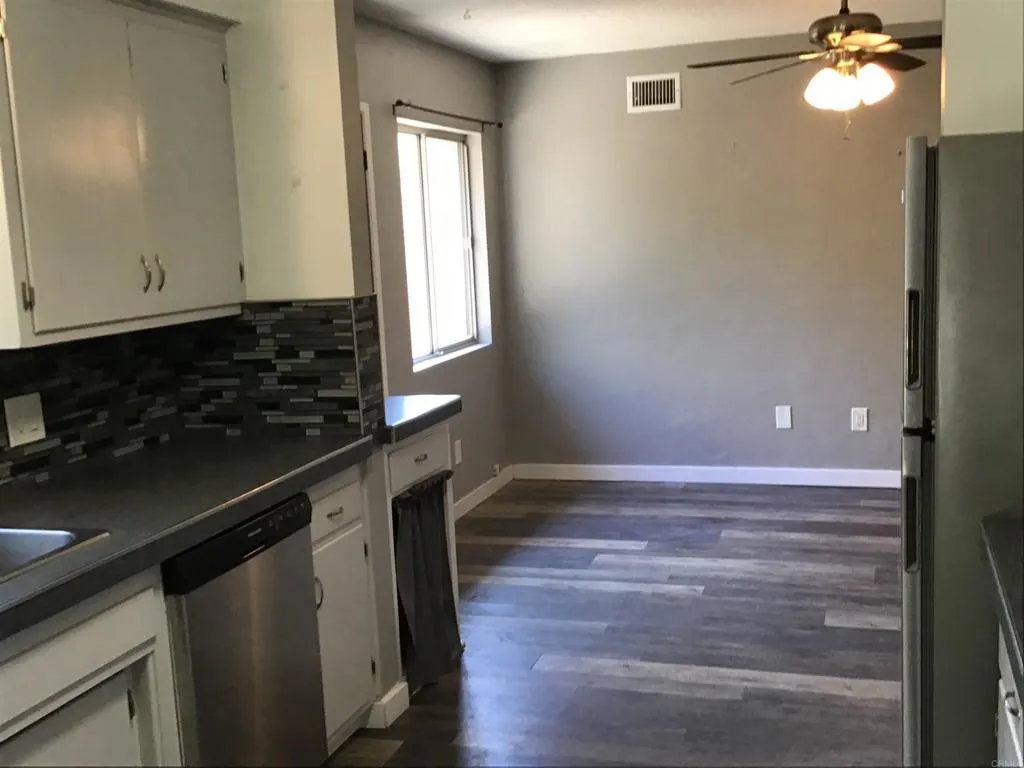 https://cdn.realtyfeed.com/cdn/127/306563739/58d1d6f26fbf60174692cb24c9a7baa3.webp