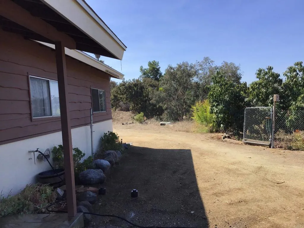 https://cdn.realtyfeed.com/cdn/127/306563739/90ccd89c2cdeac61dc75cca321aba4fb.webp