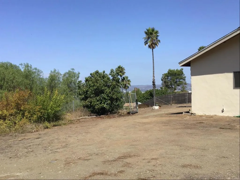 https://cdn.realtyfeed.com/cdn/127/306563739/922d91bce379238e87ec36e66eada133.webp