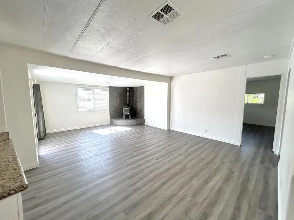 https://cdn.realtyfeed.com/cdn/127/306563750/68e4d610b730b3bd7a8dcab925fc2408.webp