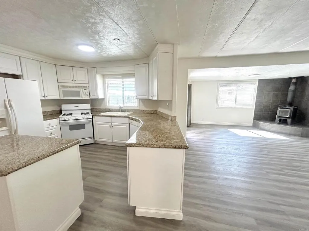 https://cdn.realtyfeed.com/cdn/127/306563750/ba291f55ccc91bbf9bc1fd765c6e7110.webp