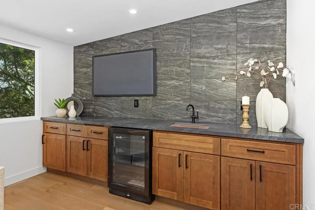https://cdn.realtyfeed.com/cdn/127/306563753/6eb537071e8da1040050ee23fb5ab7e8.webp