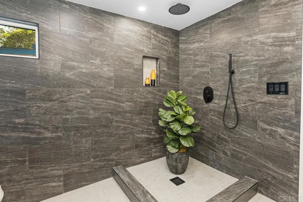 https://cdn.realtyfeed.com/cdn/127/306563753/ef781e926a700d08feda038c04b422fe.webp