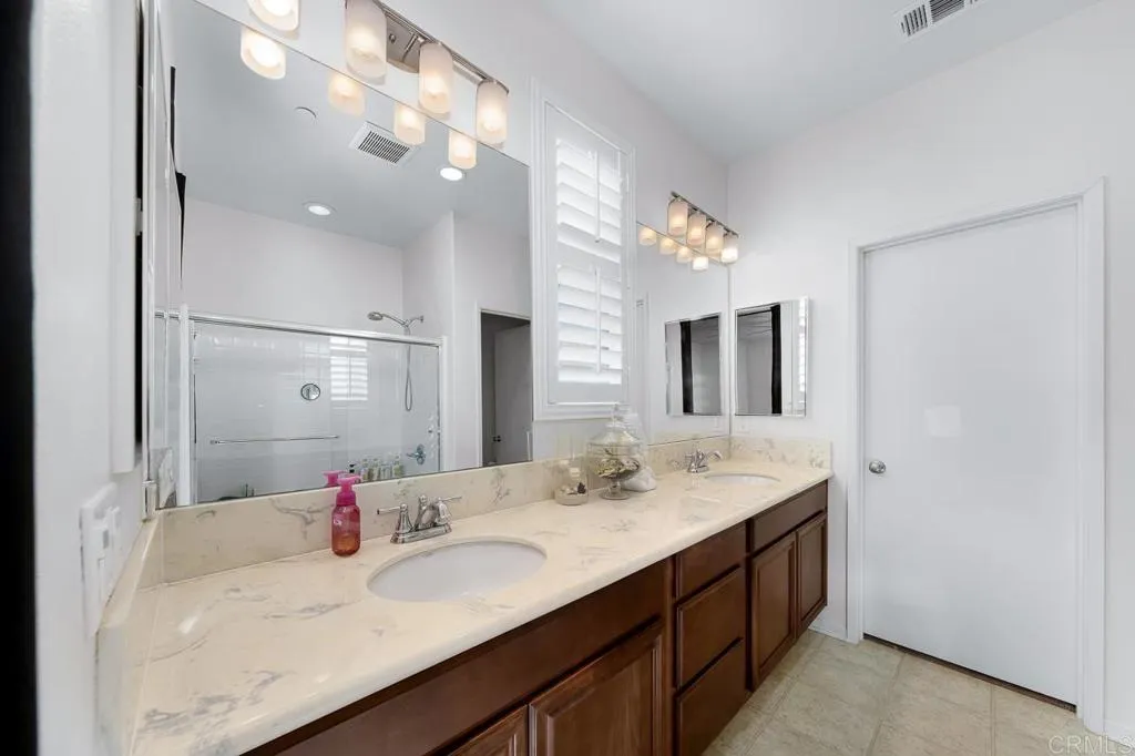 https://cdn.realtyfeed.com/cdn/127/306563795/06681b552bc01ae92c8a869df107dcec.webp