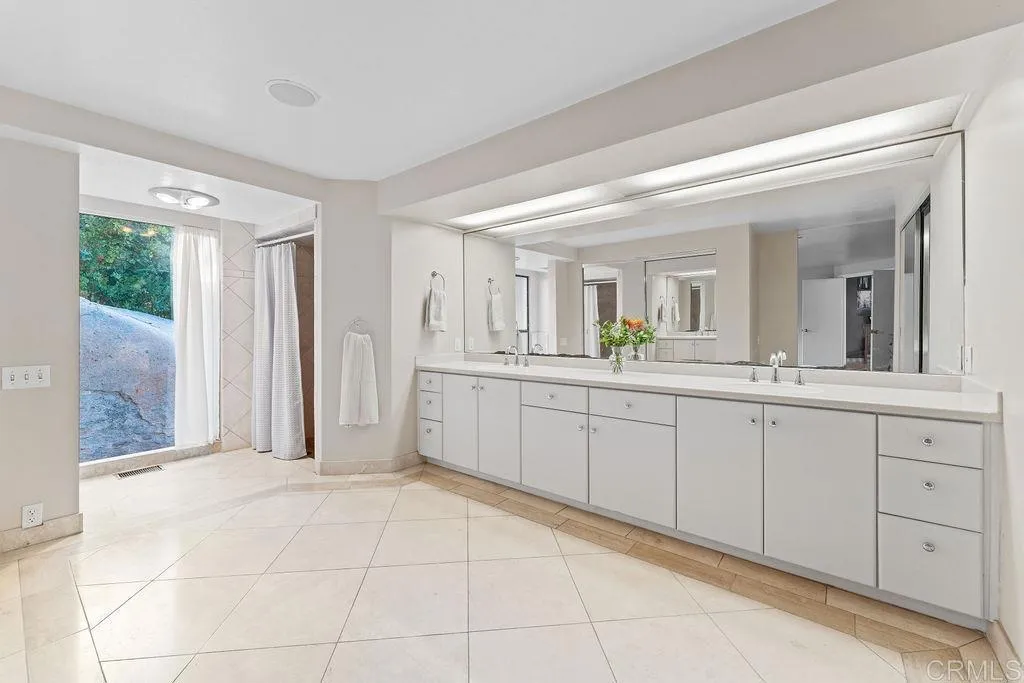 https://cdn.realtyfeed.com/cdn/127/306563798/be7af74df52fdc645fa5575c3fbe42c9.webp