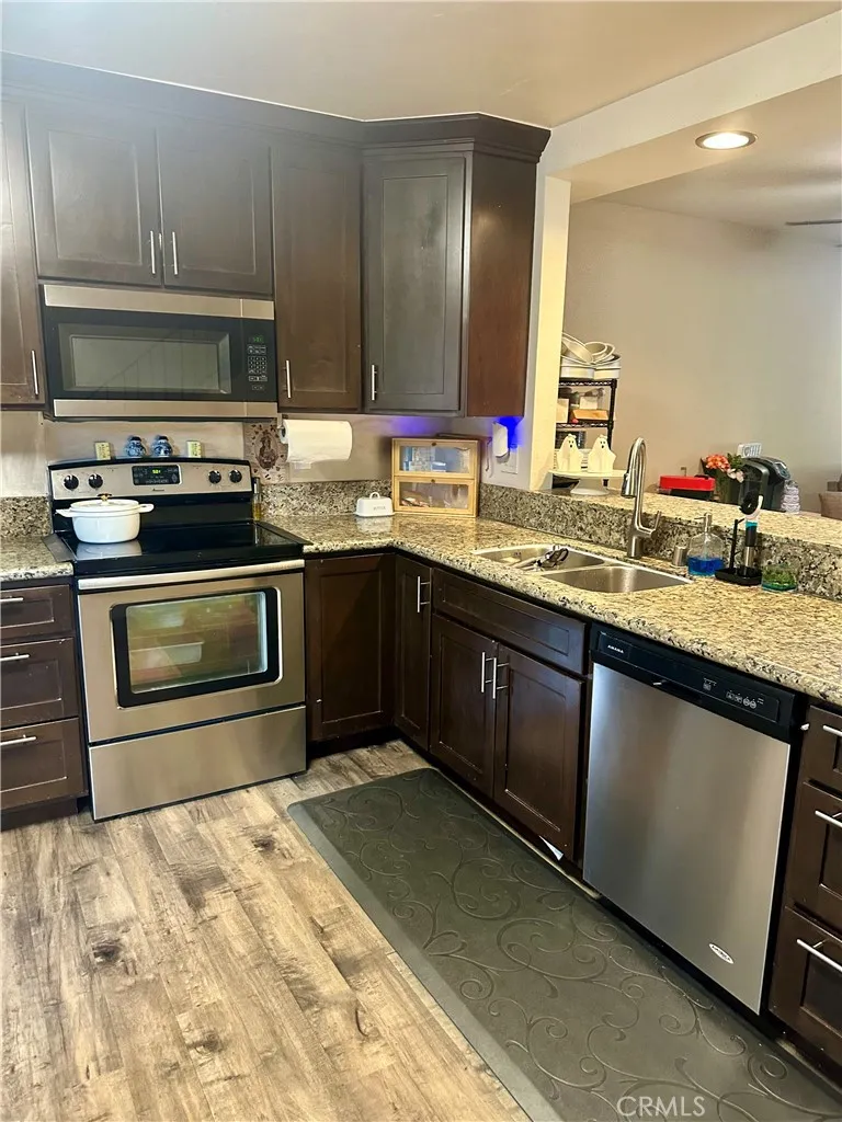 https://cdn.realtyfeed.com/cdn/127/306563811/121bd01467c1b41b766d4f1d87b32b13.webp