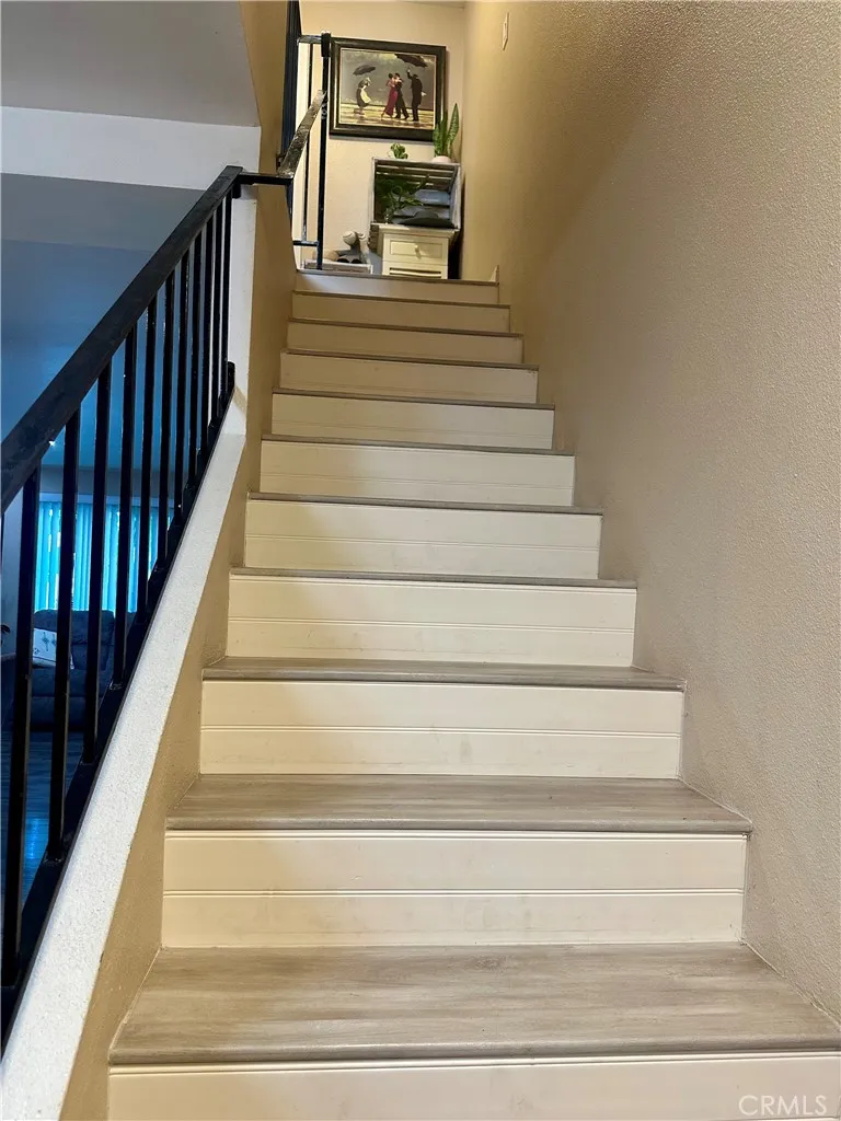 https://cdn.realtyfeed.com/cdn/127/306563811/aa18a85cd9ac3f174984917f795436cd.webp