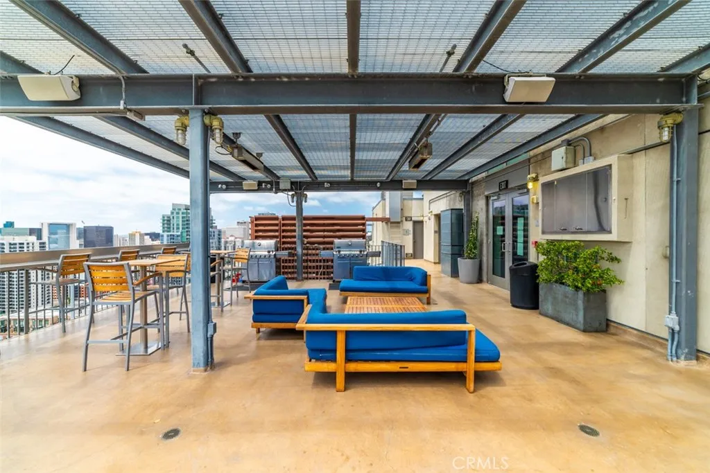 https://cdn.realtyfeed.com/cdn/127/306563821/34fd6e330fe77e129ee1fae0006cf0f3.webp