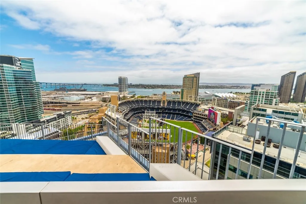 https://cdn.realtyfeed.com/cdn/127/306563821/bf0841a62315e34dcdfc30f9ed4de7aa.webp