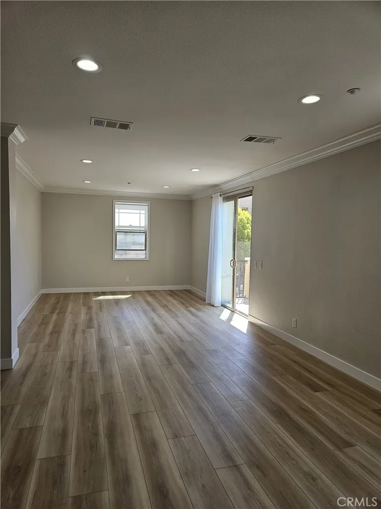 Photo #5: TR25237099 Listing 