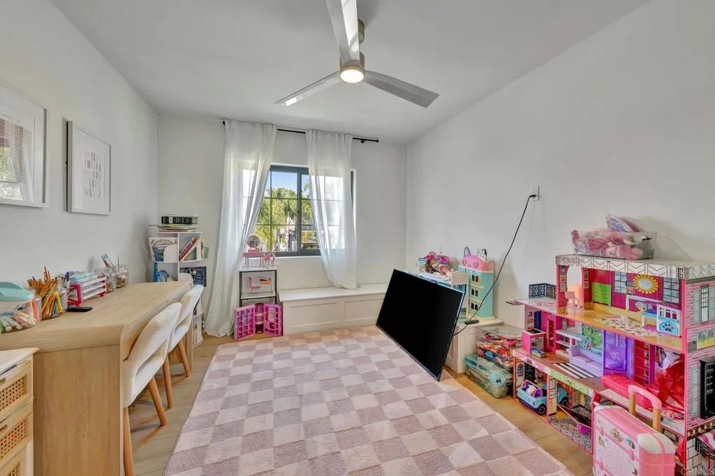 https://cdn.realtyfeed.com/cdn/127/306563839/0246dc898c7c784f044a5c82ef637d88.webp